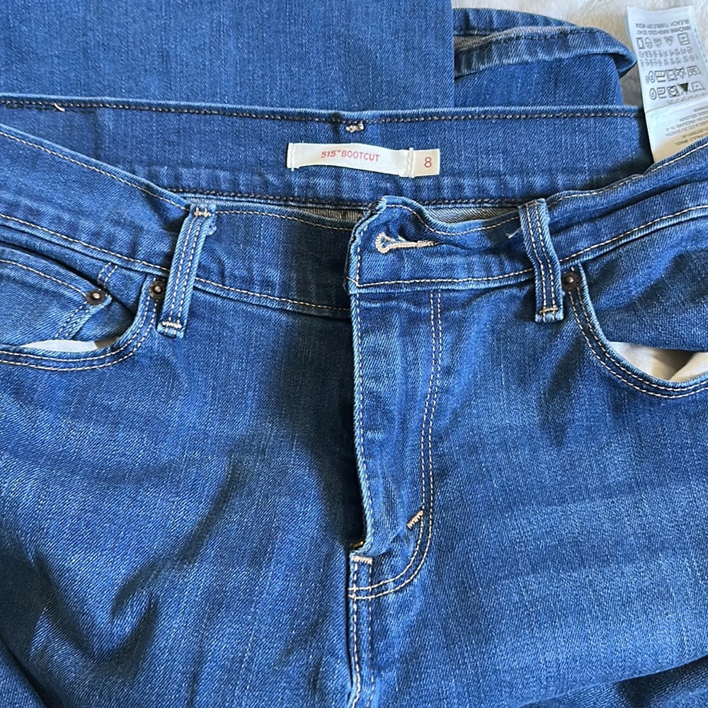 Bootcut Levi’s - Picture 2 of 4